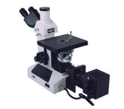 Trinocular metallurgical microscope